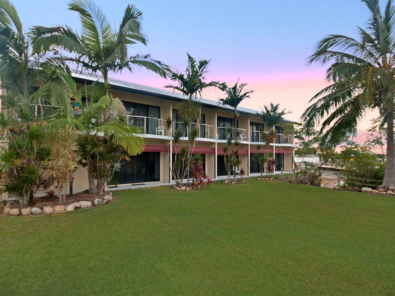 Hinchinbrook Marine Cove Resort Lucinda Екстер'єр фото