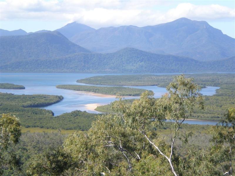 Hinchinbrook Marine Cove Resort Lucinda Екстер'єр фото